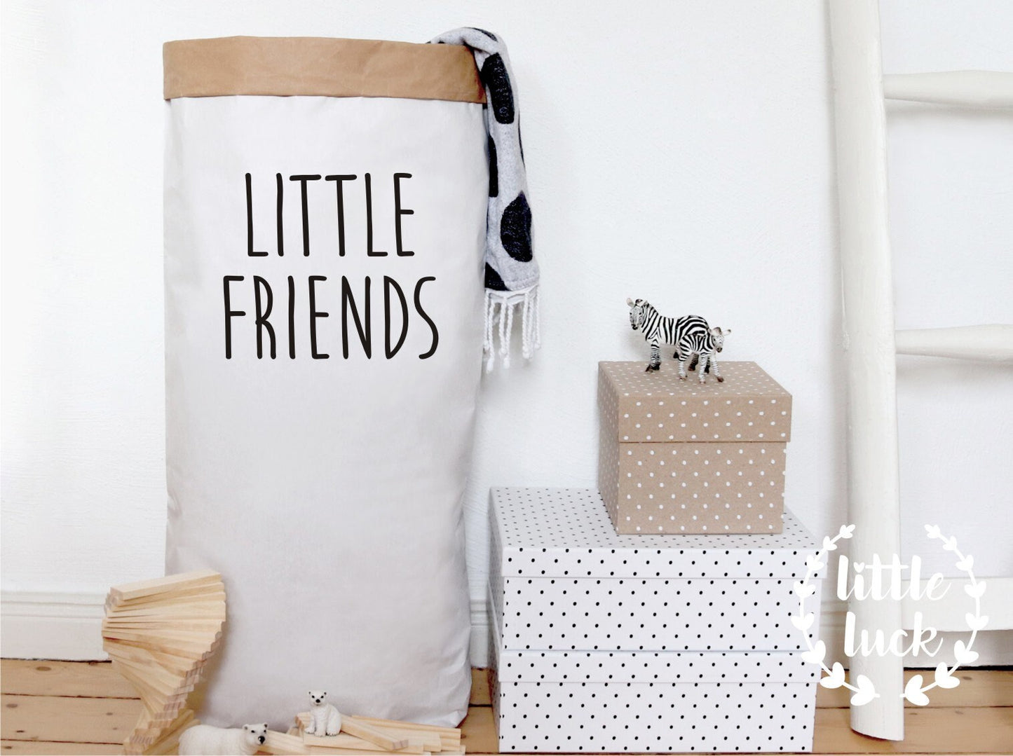 Paper bag "LITTLE FRIENDS"